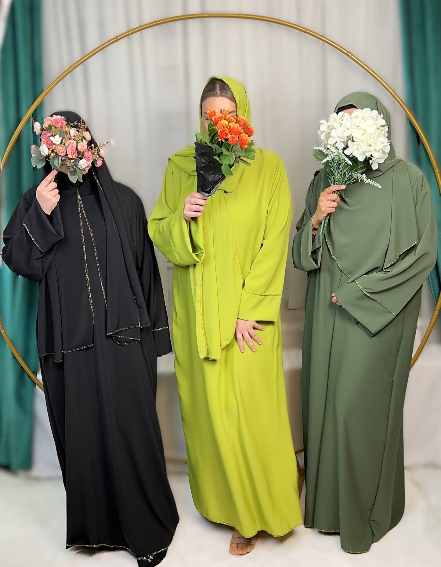 ABAYA MIT INTEGRIERTEN HIJAB MEDINA-SEIDEN-STIL (SHERIFA)