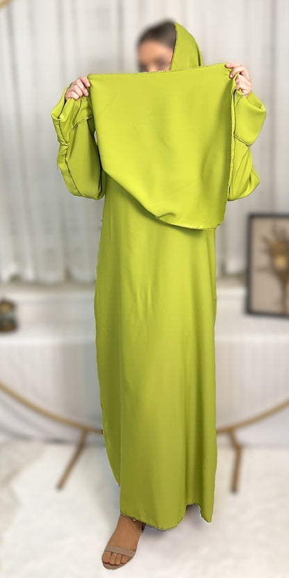 ABAYA MIT INTEGRIERTEN HIJAB MEDINA-SEIDEN-STIL (SHERIFA)