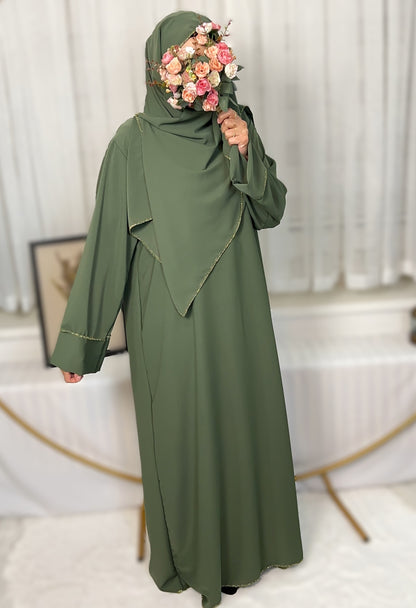 ABAYA MIT INTEGRIERTEN HIJAB MEDINA-SEIDEN-STIL (SHERIFA)
