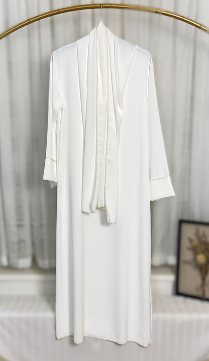 ABAYA MIT INTEGRIERTEN HIJAB MEDINA-SEIDEN-STIL (SHERIFA)