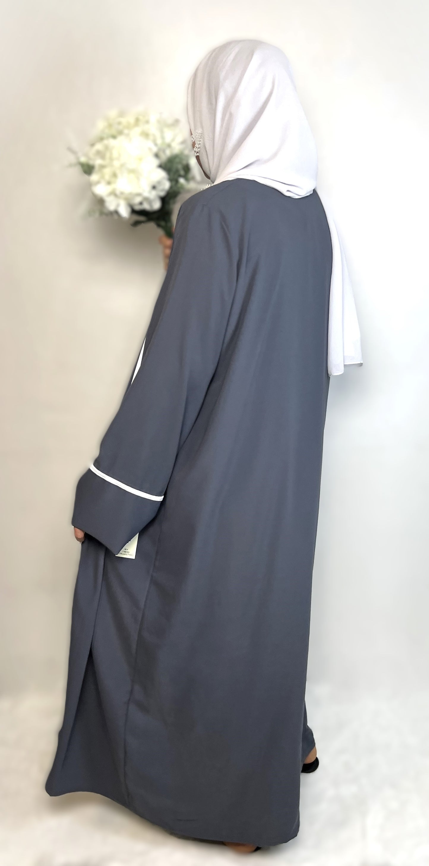ZWEITEILIGE ABAYA MEDINA-SEIDEN-STIL (SAHRA)