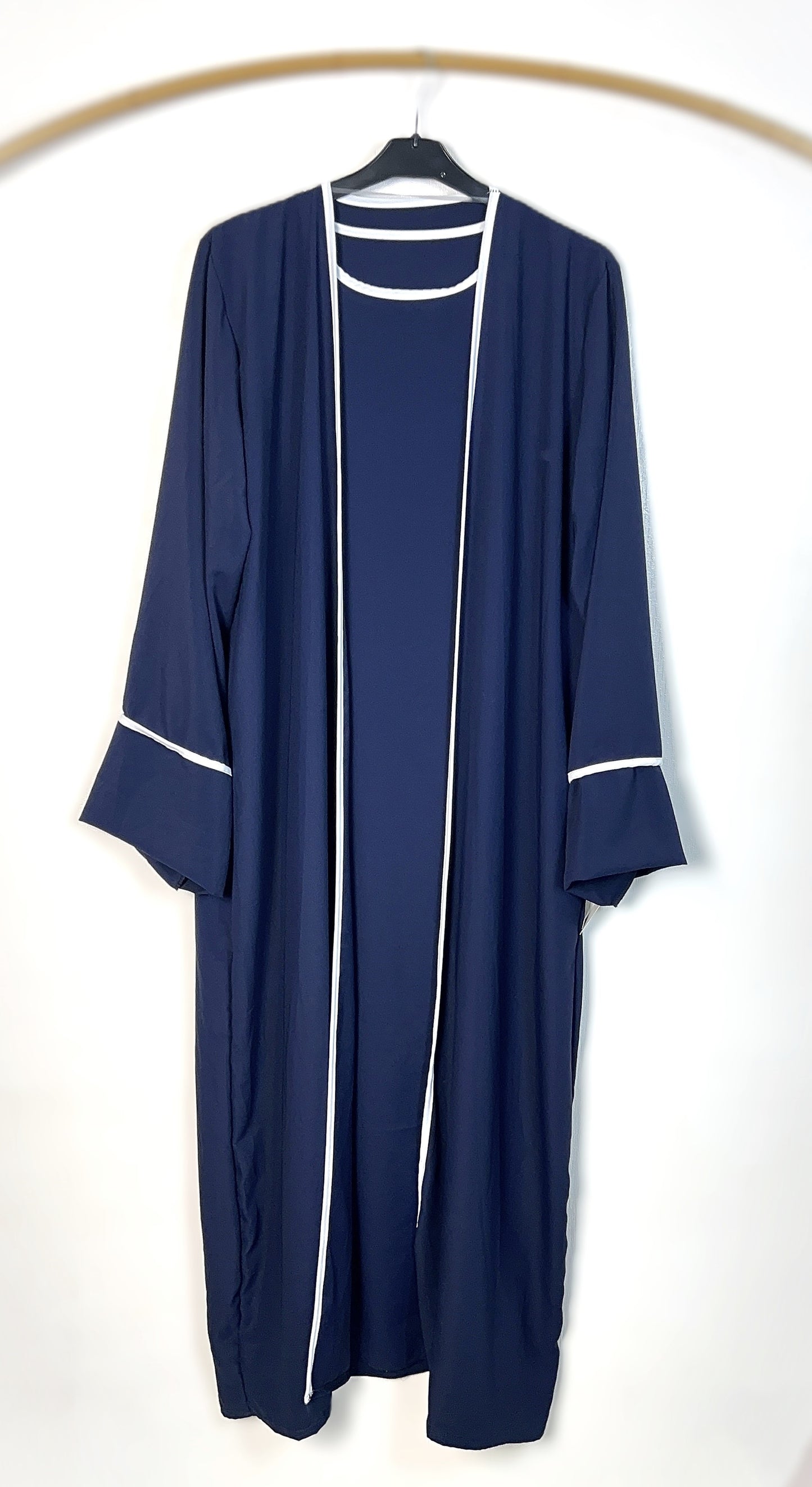 ZWEITEILIGE ABAYA MEDINA-SEIDEN-STIL (SAHRA)