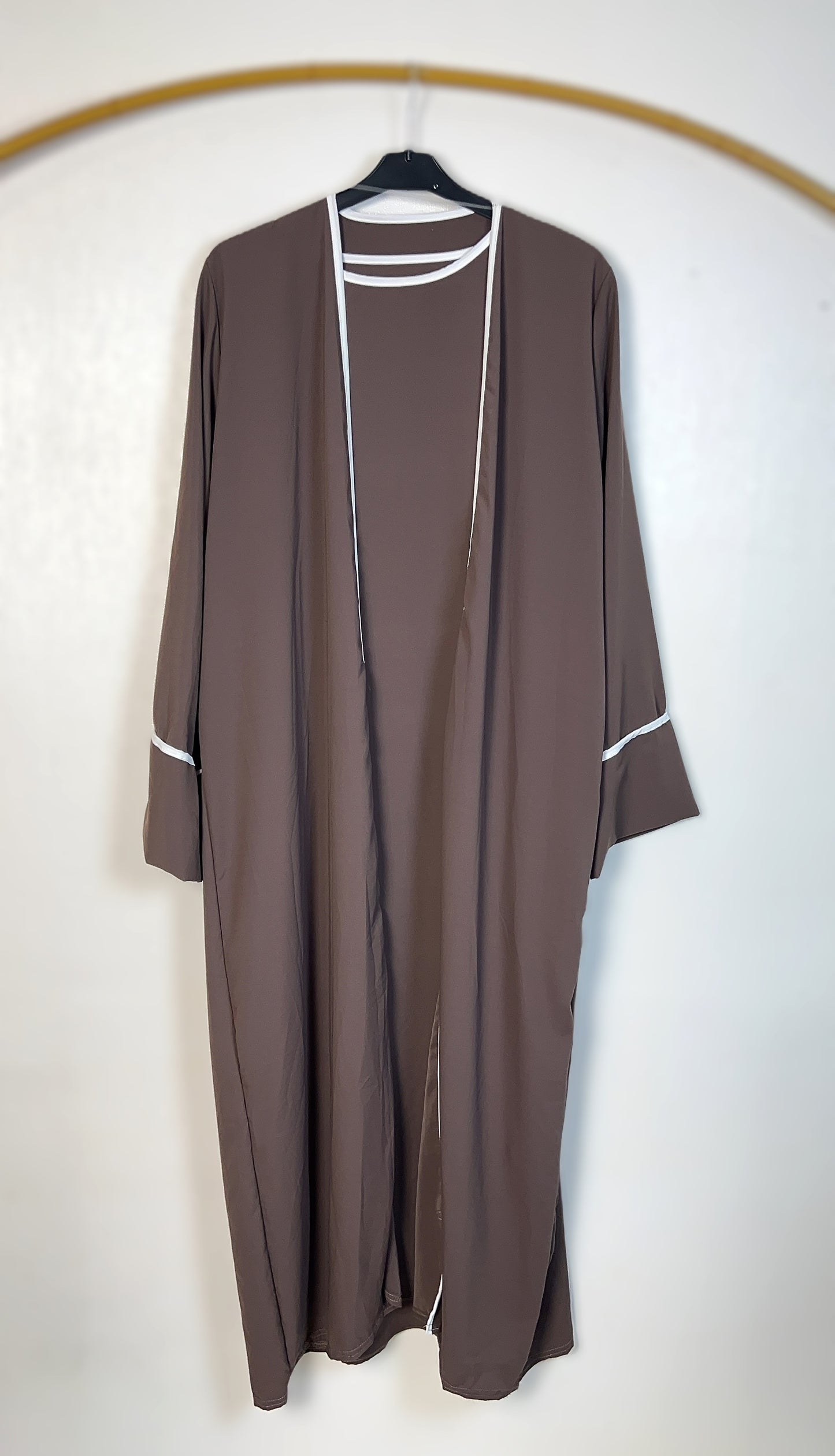 ZWEITEILIGE ABAYA MEDINA-SEIDEN-STIL (SAHRA)