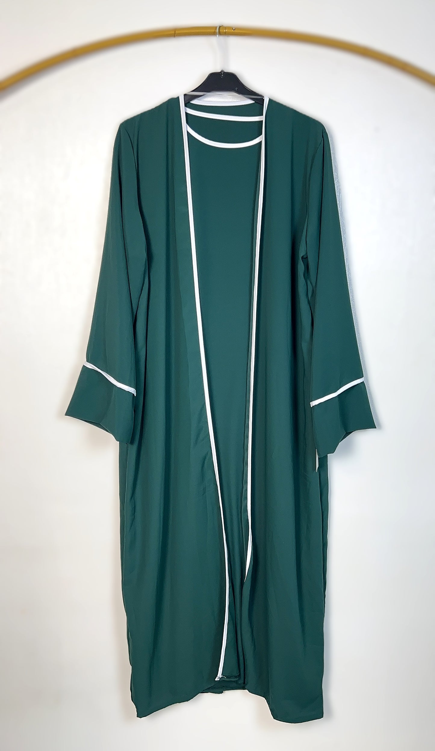 ZWEITEILIGE ABAYA MEDINA-SEIDEN-STIL (SAHRA)