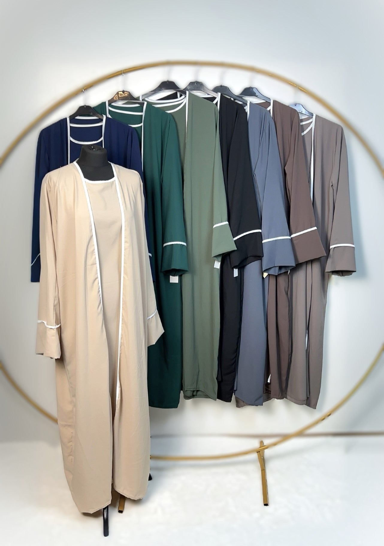 ZWEITEILIGE ABAYA MEDINA-SEIDEN-STIL (SAHRA)